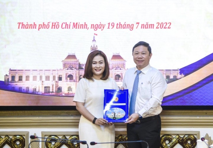 Nha bao Nguyen Thi Thu Ha lam Tong Bien tap Tap chi Du lich TP HCM
