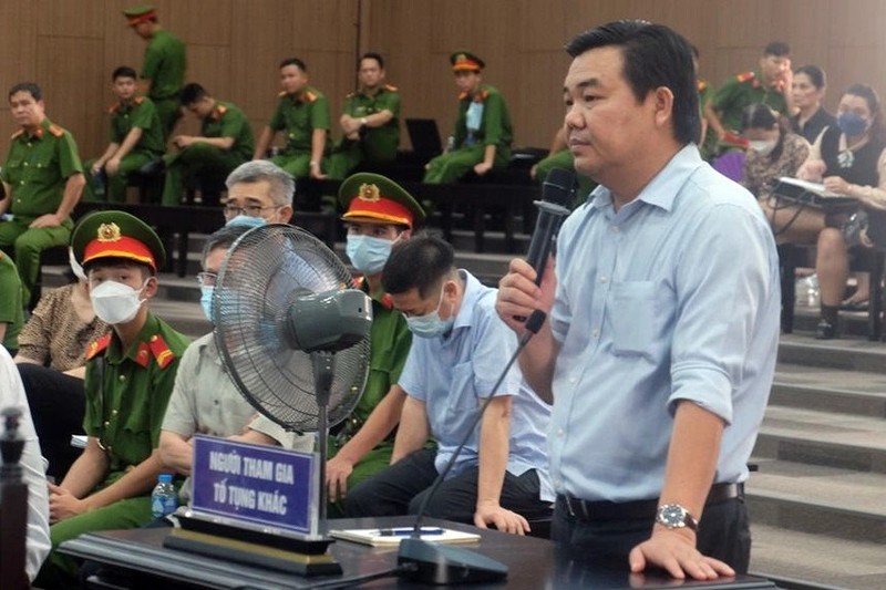 Tinh uy Binh Duong xin giam nhe cho cac bi cao trong vu ban re dat vang