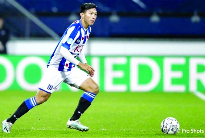 HLV Johnny Jansen: Van Hau co nhieu co hoi ra san tai SC Heerenveen