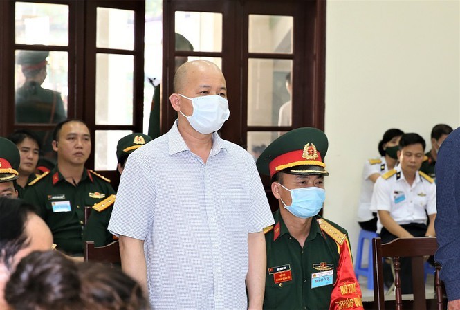 Cuu thu truong Bo Quoc phong Nguyen Van Hien bi phat 4 nam tu giam-Hinh-3