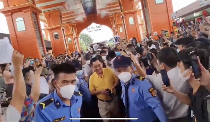 Cac Youtuber, Facbooker quay clip ba Nguyen Phuong Hang co bi xu ly?-Hinh-2