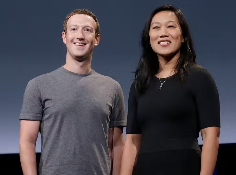 Vo chong sieu ty phu Mark Zuckerberg: Ben ngoai don gian ben trong xa hoa