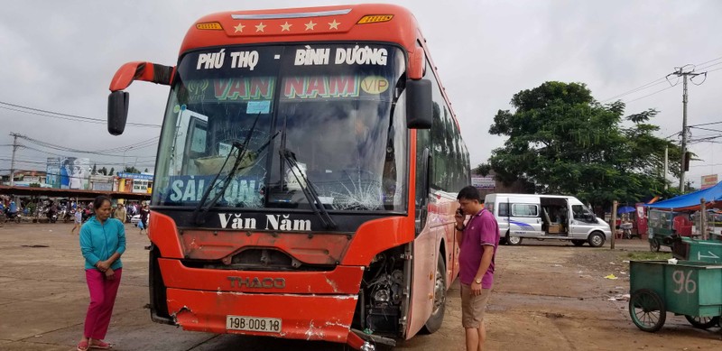 Vu xe khach lao vao cho o Gia Lai: Nan nhan thu 4 tu vong-Hinh-3