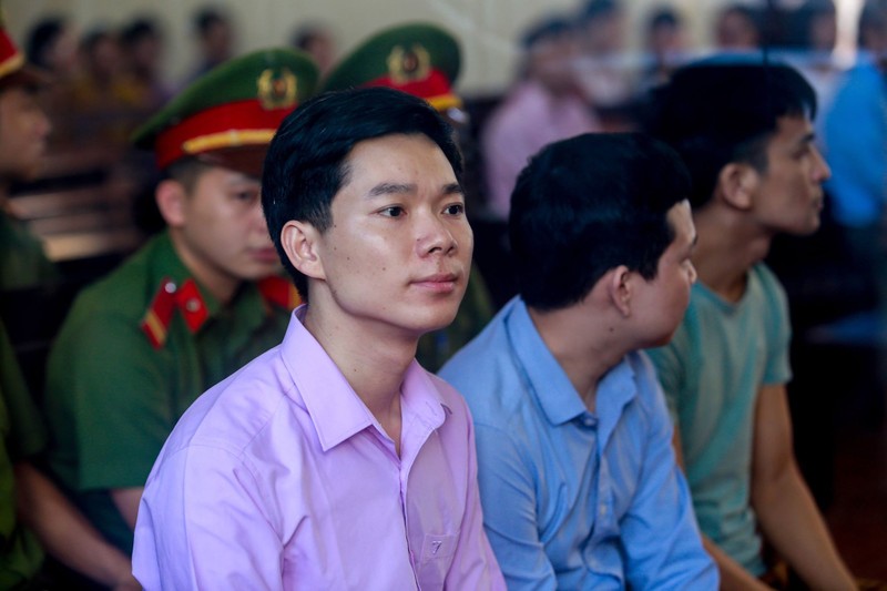 Xet xu bac si Hoang Cong Luong: De nghi trieu tap nhieu ca nhan