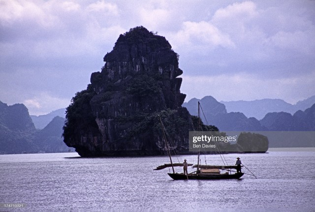 Phong canh Viet Nam nam 1998 qua ong kinh nguoi Tay-Hinh-3