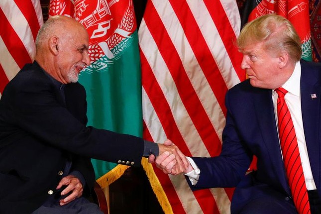 Den Afghanistan, Tong thong Trump dich than phuc vu do an cho linh My-Hinh-11