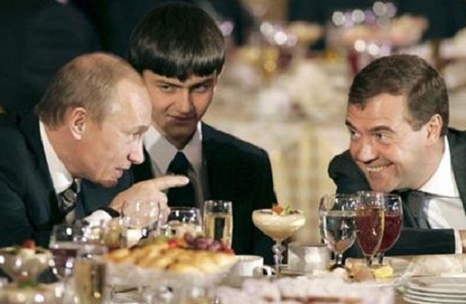 Nhung hinh anh ve tinh chien huu cua Tong thong Putin va cuu Thu tuong Medvedev-Hinh-8