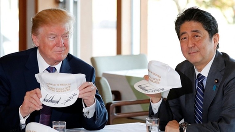 Nhung lan Thu tuong Abe 'ngoai giao san golf' voi Tong thong Trump-Hinh-7