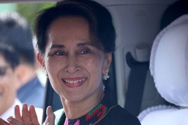 Biet gi ve lanh dao Myanmar Aung San Suu Kyi vua bi bat?-Hinh-11