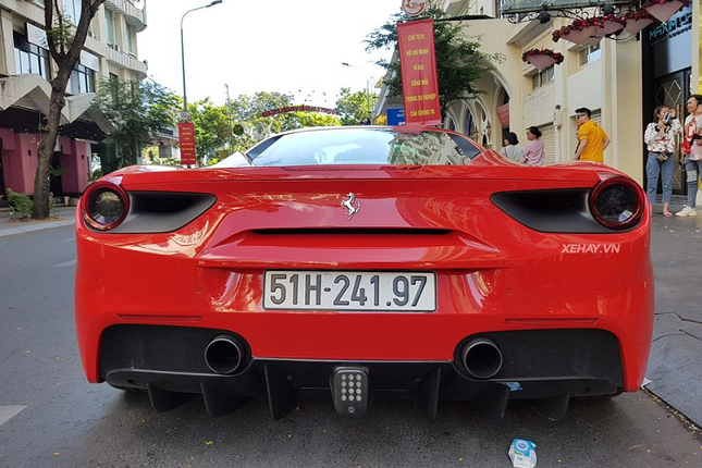 Thieu gia Phan Hoang cuoi sieu xe Lamborghini Huracan choi Tet-Hinh-8