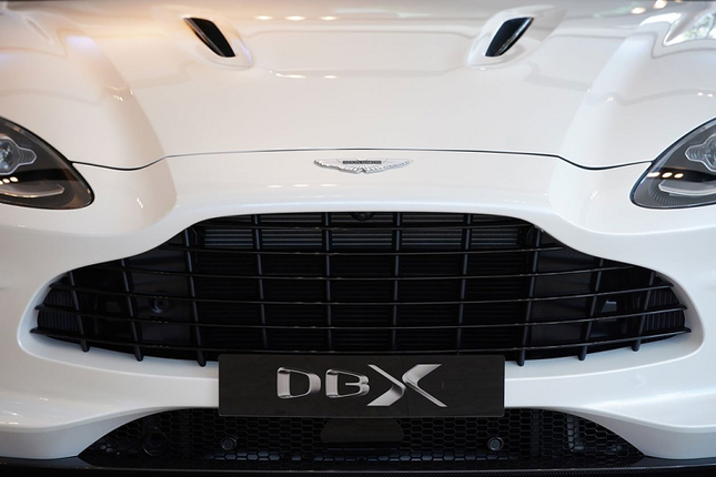 Can canh Aston Martin DBX V8 hon 15 ty dong-Hinh-4