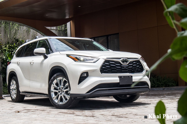 Xem Toyota Highlander Limited 2020 gia hon 4 ty dong