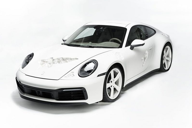 Can canh sieu xe Porsche 911 Carrera 4S trang tri pha le doc dao