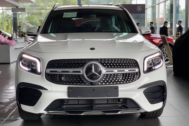 Can canh Mercedes-Benz GLB hon 1,9 ty dong tai Viet Nam-Hinh-4