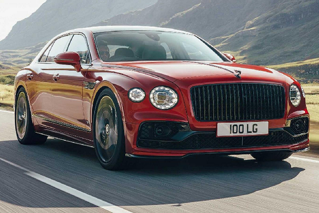 Can canh o to sieu sang Bentley Flying Spur dong co V8