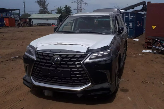 Can canh Lexus LX 570 Super Sport S gia hon 9 ty  dong-Hinh-8