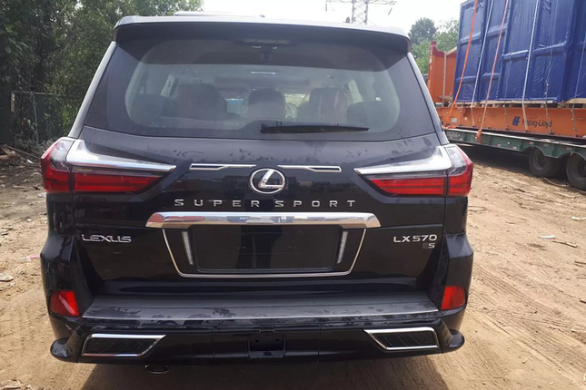 Can canh Lexus LX 570 Super Sport S gia hon 9 ty  dong-Hinh-9