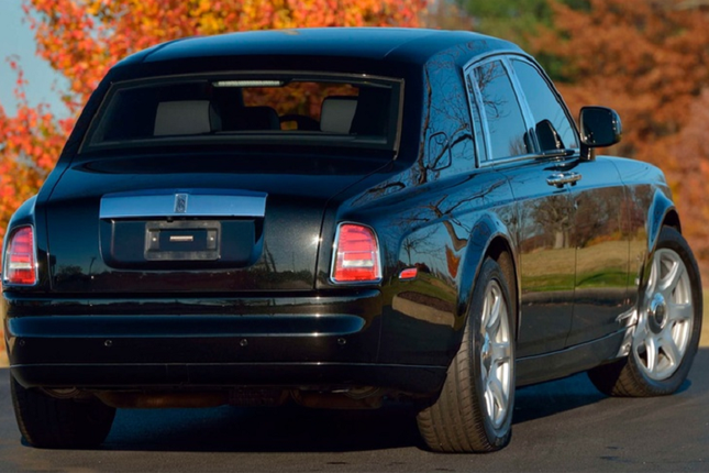 Rolls-Royce Phantom cua ong Donald Trump co gia khoang 300.000 USD-Hinh-3