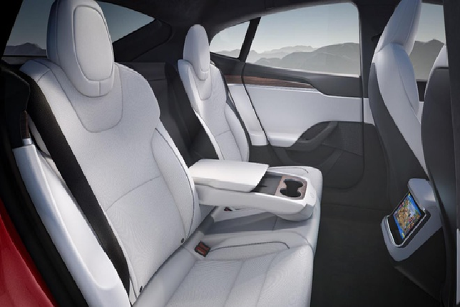 Can canh xe dien Tesla Model S 2021 chay hon 800 km chi 1 lan sac-Hinh-4