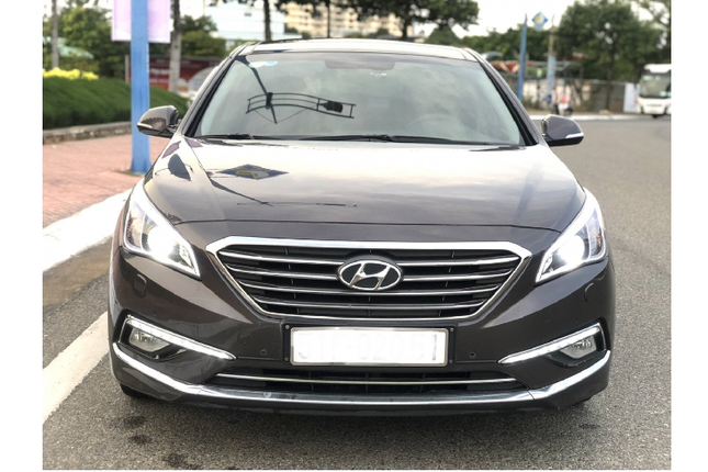 Hyundai Sonata ngoai nhap chay 6 nam van co gia 600 trieu dong-Hinh-2