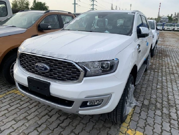 Ford Everest 2021 giam toi 80 trieu dong