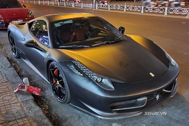Chiem nguong Ferrari 458 Italia dao pho Sai Gon