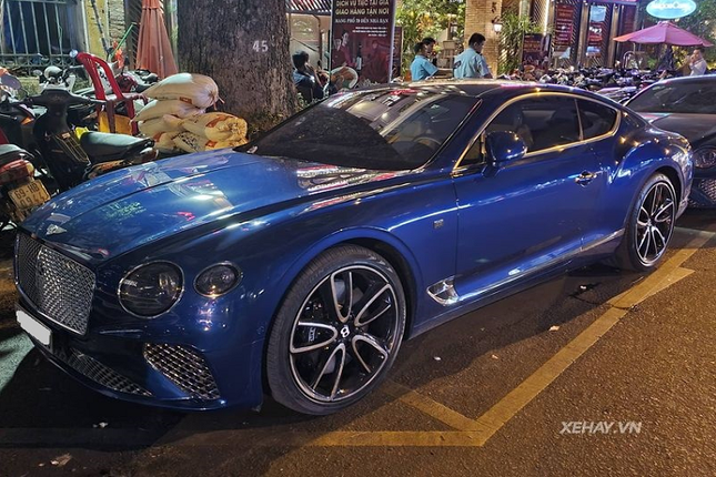 Can canh Bentley Continental GT First Edition hon 25 ty tai Sai Gon