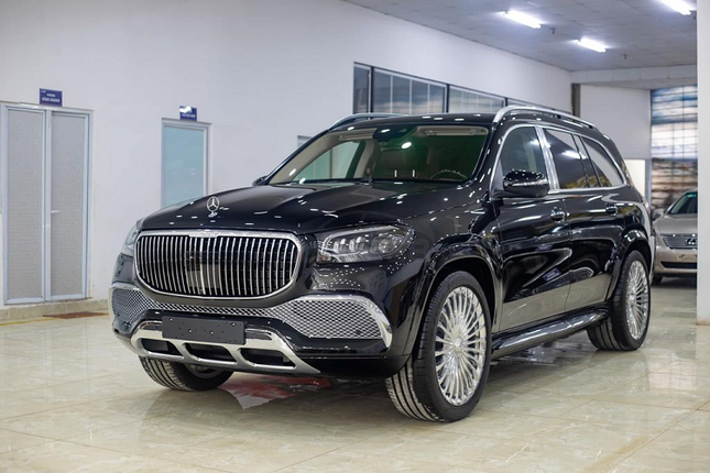 Can canh Mercedes-Maybach GLS 600 gia 17 ty dong co mau doc nhat Viet Nam