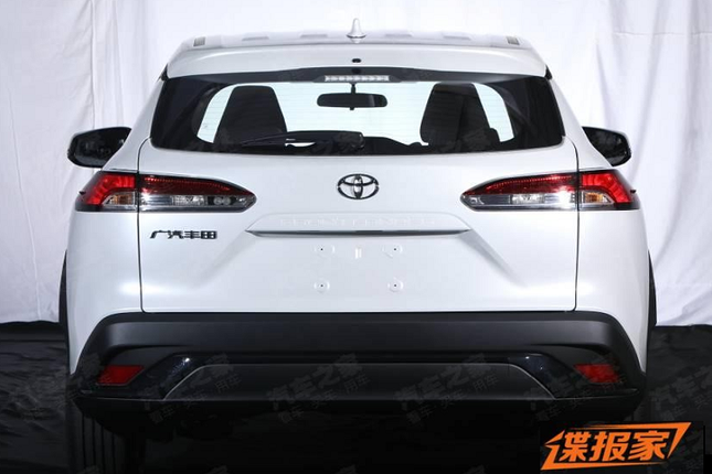 Can canh Toyota Frontlander 2022 tai Trung Quoc giong het Cross-Hinh-7