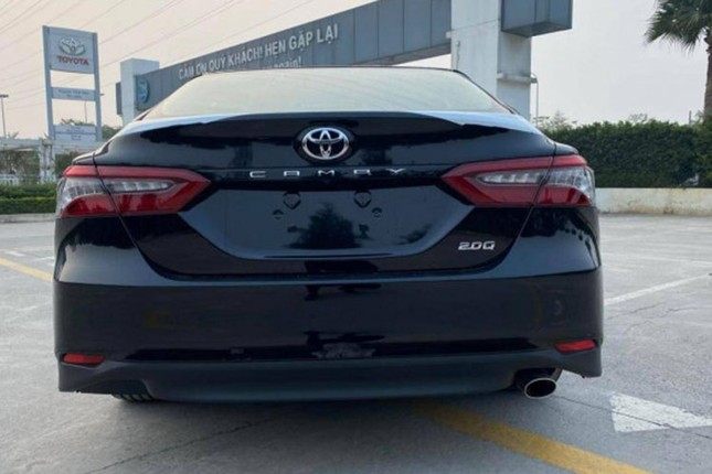 Can canh Toyota Camry 2022 truoc gio ra mat-Hinh-2
