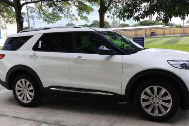 Can canh SUV  Ford Explorer 2022 tai Viet Nam-Hinh-5