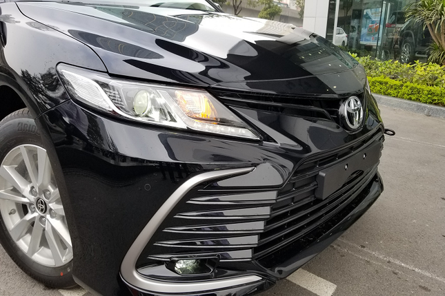 Toyota Camry 2022 ban re tien nhat trang bi nhung gi?-Hinh-9