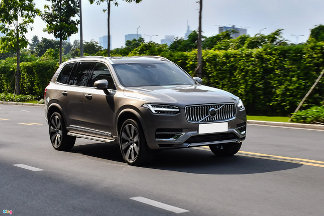 Can canh SUV hon 4,5 ty Volvo XC90 T8 Recharge-Hinh-2