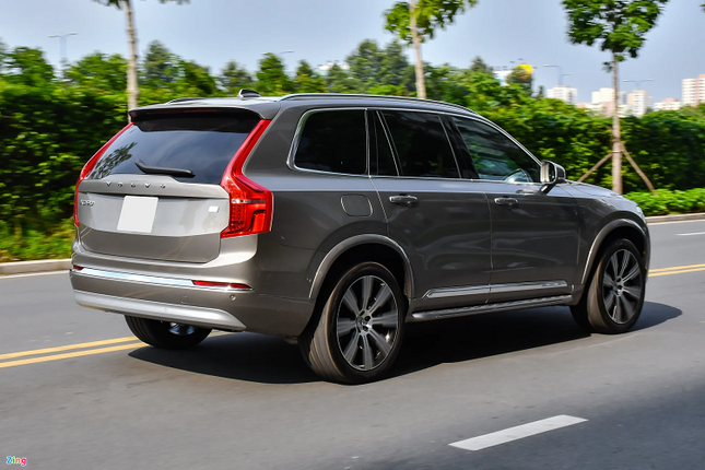 Can canh SUV hon 4,5 ty Volvo XC90 T8 Recharge-Hinh-4