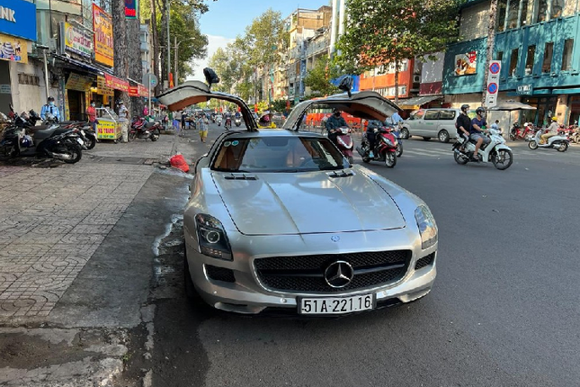 Can canh Mercedes-Benz SLS AMG canh chim hon 8 ty cua dai gia Dang Le Nguyen Vu-Hinh-3