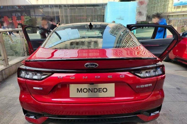 Chi tiet Ford Mondeo 2022 gia tu 700 trieu dong-Hinh-9