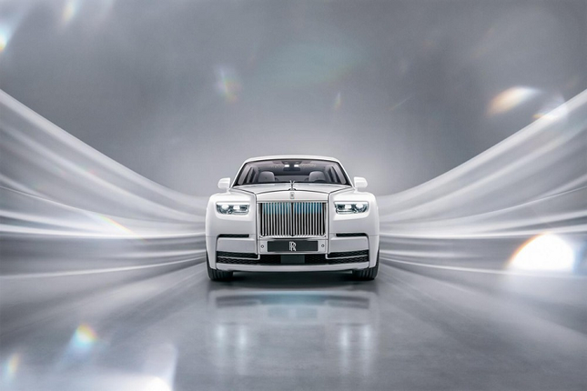 Can canh xe xa xi Rolls-Royce Phantom 2023