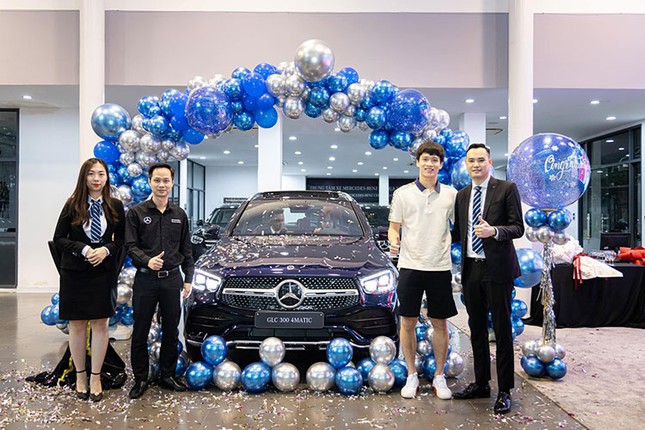 Tien ve Hoang Duc dat hotgirl mua Mercedes-Benz GLC hon 2,5 ty-Hinh-3