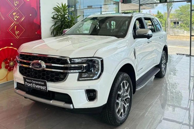 Ford Everest 2024 tu 1,099 ty den 1,499 ty dong