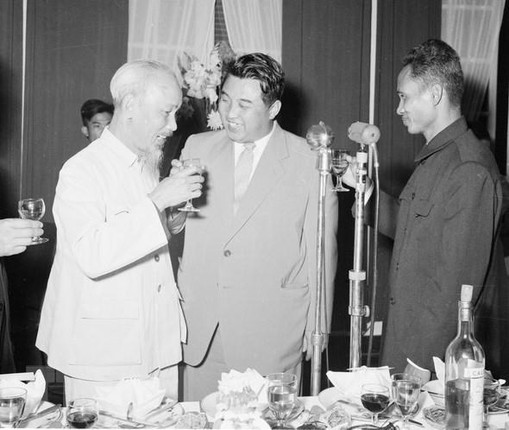 Hinh anh Thu tuong Kim Nhat Thanh tham huu nghi Viet Nam nam 1958-Hinh-7
