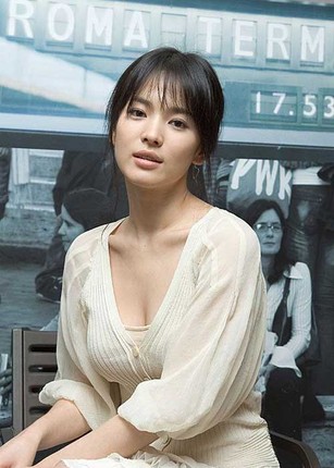 Can canh su goi cam cua Song Hye Kyo nhung van khong giu chan duoc Song Joong Ki-Hinh-8