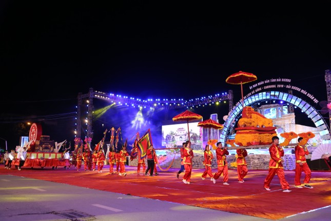 Anh: Hang nghin nguoi tham gia le hoi duong pho Carnaval Hai Duong-Hinh-12