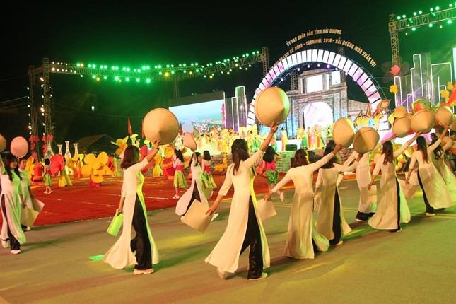 Anh: Hang nghin nguoi tham gia le hoi duong pho Carnaval Hai Duong-Hinh-4