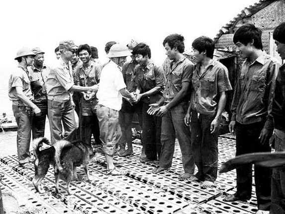 Nhung hinh anh quy gia ve quan dao Truong Sa nam 1975-Hinh-3