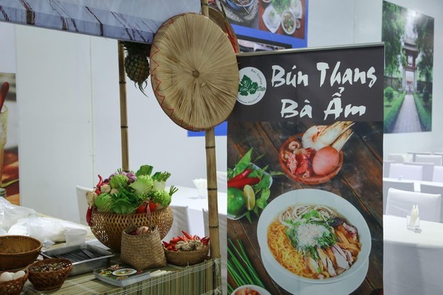 Loat dac san Viet phuc vu phong vien tai thuong dinh My - Trieu-Hinh-3
