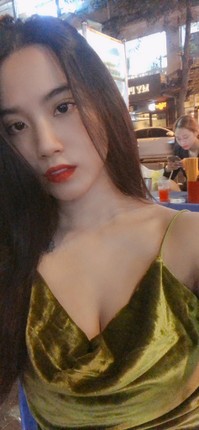 Phong cach thoi trang bong mat cua hot girl Linh Miu-Hinh-6