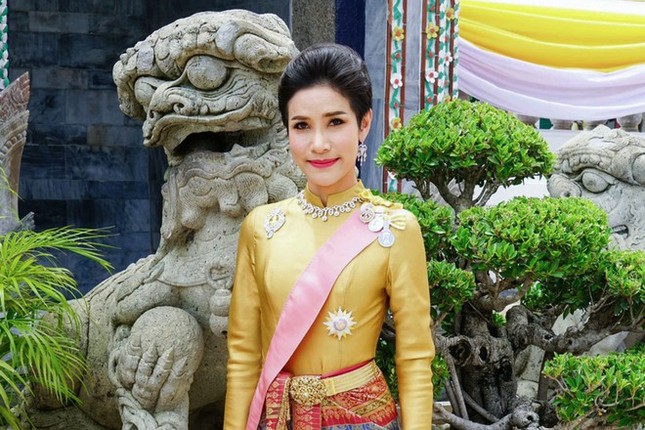 Chan dung Hoang quy phi duoc Vua Thai Lan phuc vi-Hinh-3