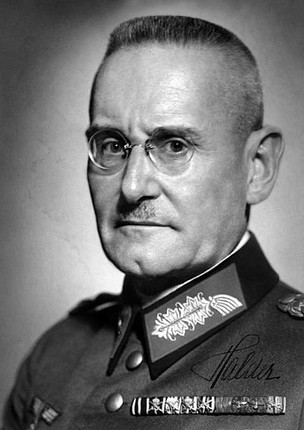 Vi sao Franz Halder lieu linh len ke hoach am sat Hitler?