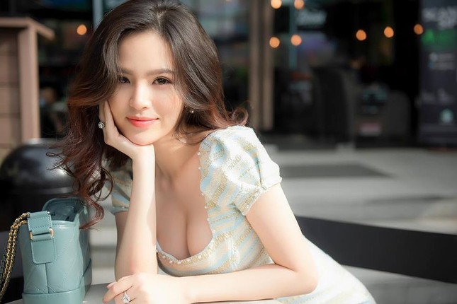 Nhan sac hot girl Mi Go Phi Huyen Trang truoc nghi an clip nong-Hinh-5