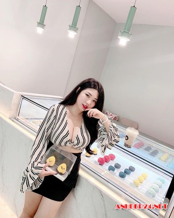Choang voi hot girl Malaysia co vong 1 hon 100cm noi tieng Instagram-Hinh-10